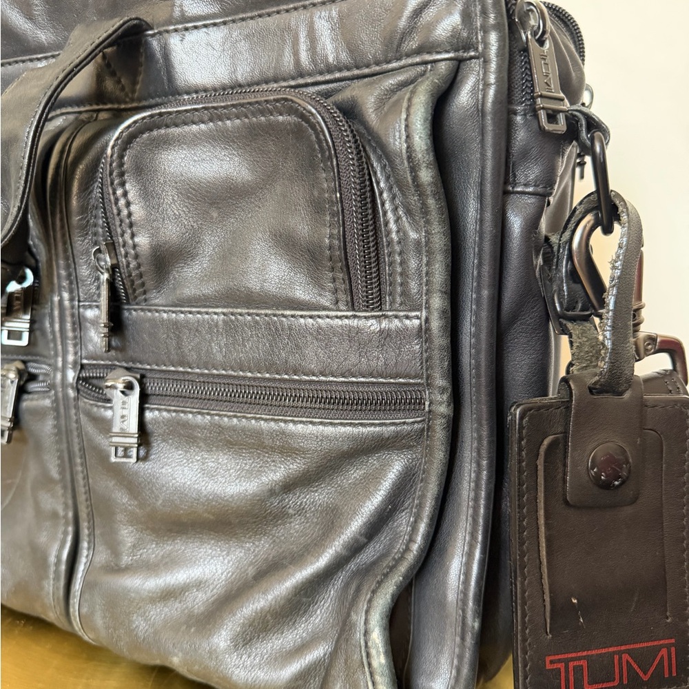 TUMI Black Leather Briefcase - Picture 2 of 5